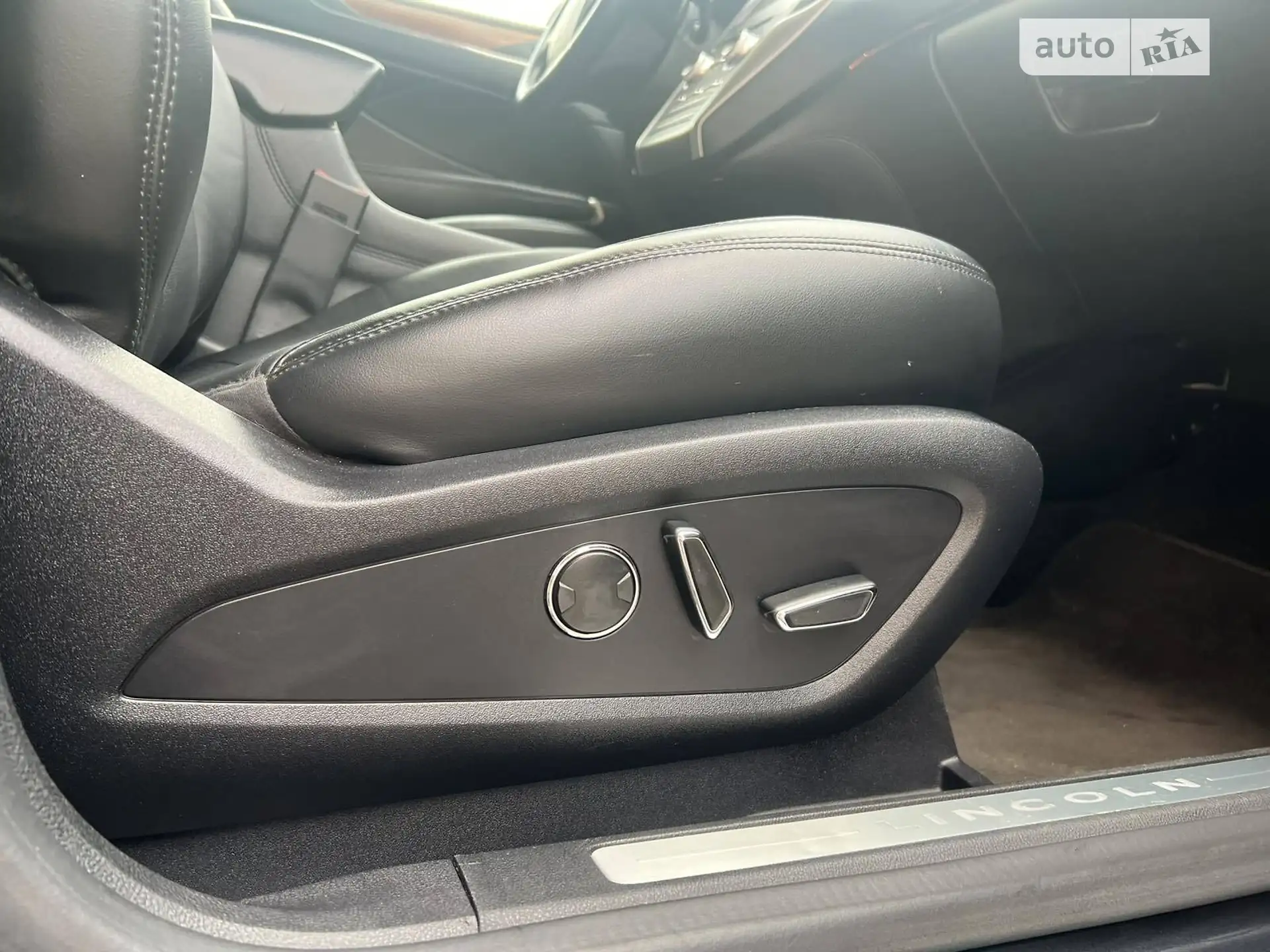 2014 Lincoln MKC - мініатюра 28