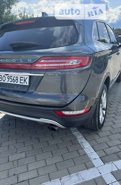 Внедорожник / Кроссовер Lincoln MKC 2018 в 