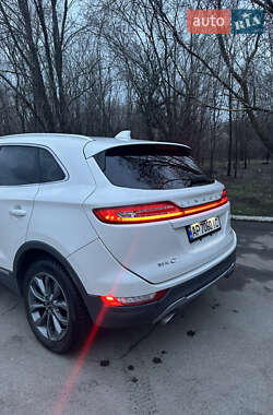 Позашляховик / Кросовер Lincoln MKC 2017 в 