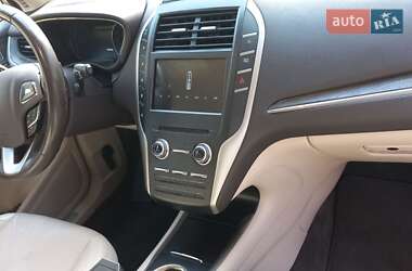 Внедорожник / Кроссовер Lincoln MKC 2018 в 