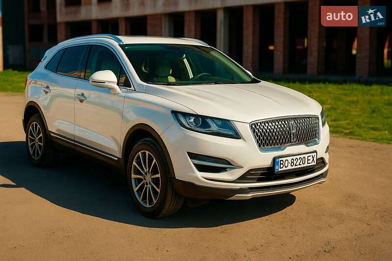 Внедорожник / Кроссовер Lincoln MKC 2018 в 