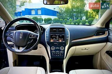 Позашляховик / Кросовер Lincoln MKC 2014 в 