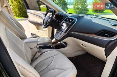 Позашляховик / Кросовер Lincoln MKC 2014 в 