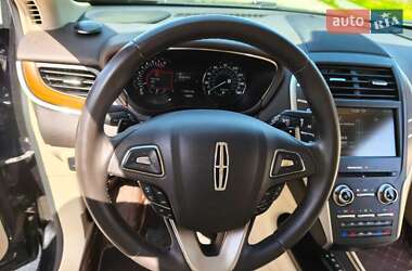 Позашляховик / Кросовер Lincoln MKC 2014 в 