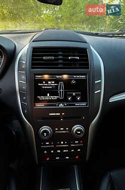 Внедорожник / Кроссовер Lincoln MKC 2015 в 