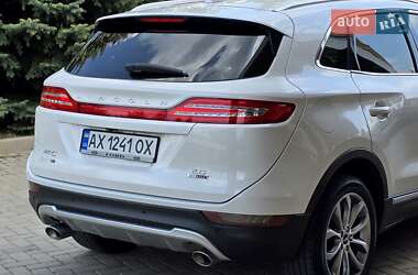 Позашляховик / Кросовер Lincoln MKC 2014 в 
