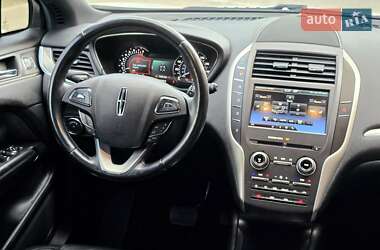 Позашляховик / Кросовер Lincoln MKC 2014 в 