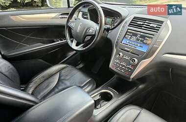 Позашляховик / Кросовер Lincoln MKC 2014 в 