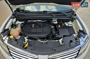 Позашляховик / Кросовер Lincoln MKC 2014 в 