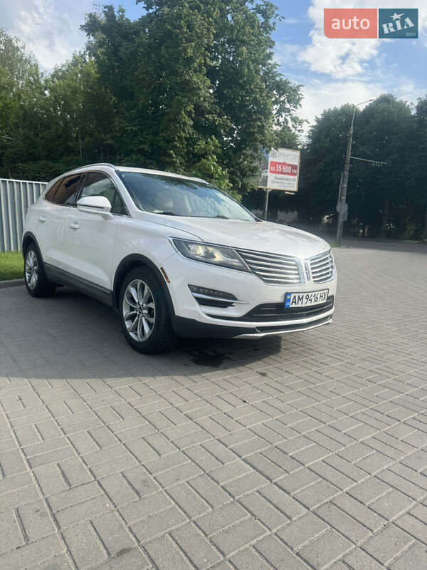 Внедорожник / Кроссовер Lincoln MKC 2016 в 