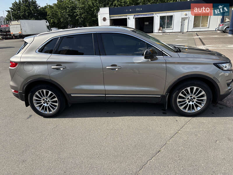 Позашляховик / Кросовер Lincoln MKC 2017 в Львові