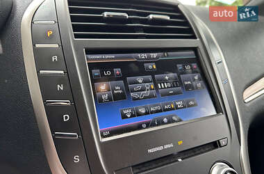 Внедорожник / Кроссовер Lincoln MKC 2015 в 