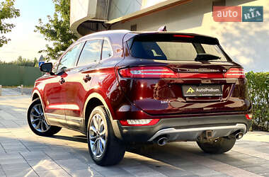 Внедорожник / Кроссовер Lincoln MKC 2018 в 