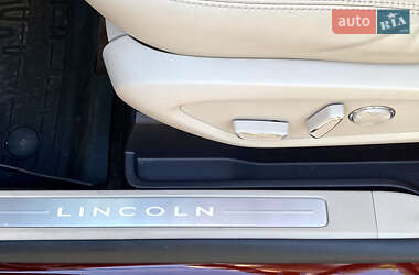 Внедорожник / Кроссовер Lincoln MKC 2018 в 