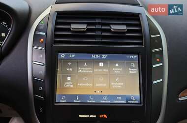 Внедорожник / Кроссовер Lincoln MKC 2018 в 