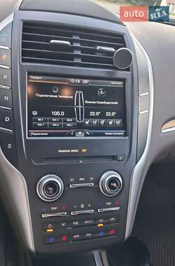 Внедорожник / Кроссовер Lincoln MKC 2014 в 