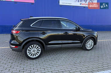 Позашляховик / Кросовер Lincoln MKC 2019 в 