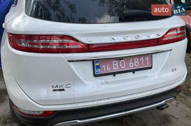 Внедорожник / Кроссовер Lincoln MKC 2019 в 