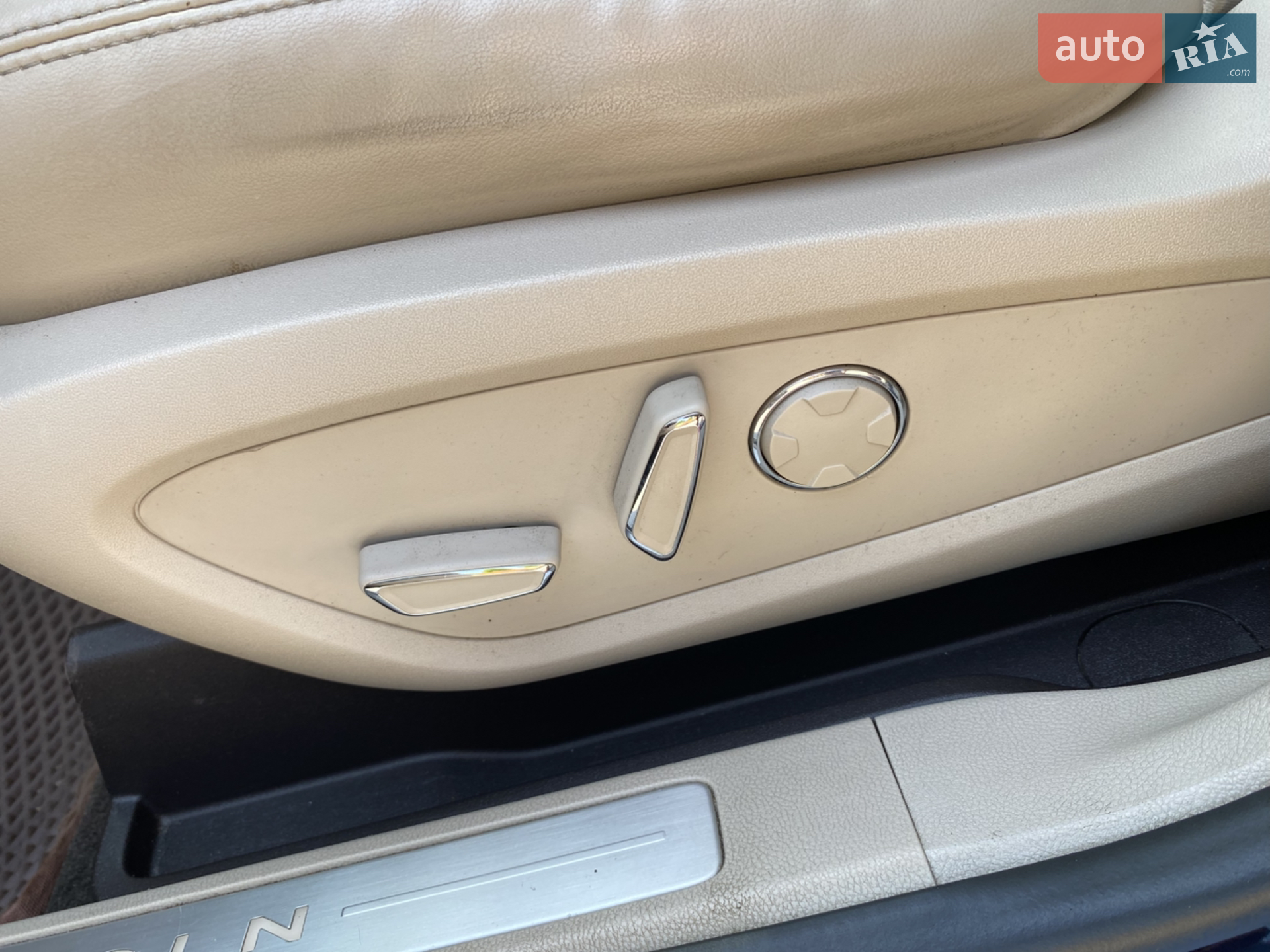 2017 Lincoln MKC - мініатюра 18