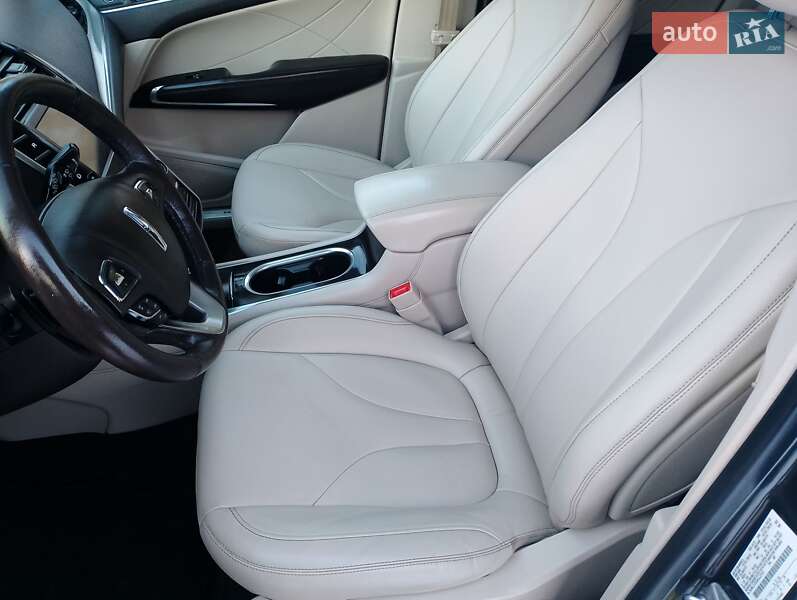 Внедорожник / Кроссовер Lincoln MKC 2019 в Тернополе