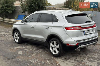 Позашляховик / Кросовер Lincoln MKC 2015 в 