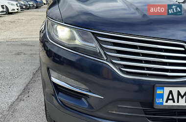 Позашляховик / Кросовер Lincoln MKC 2015 в 