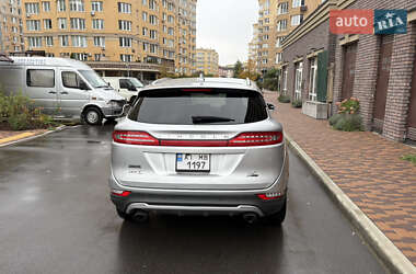 Позашляховик / Кросовер Lincoln MKC 2014 в 