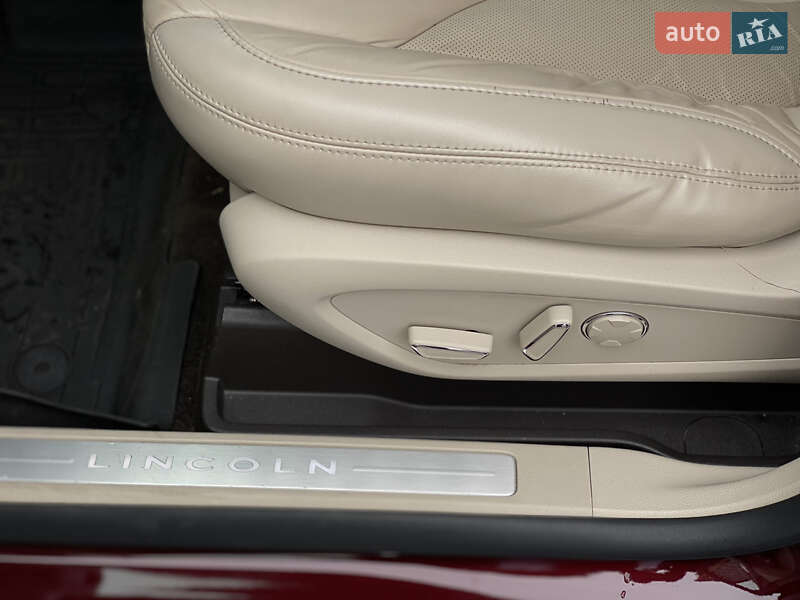 Позашляховик / Кросовер Lincoln MKC 2018 в Києві фото 18 Позашляховик / Кросовер Lincoln MKC 2018 в Києві