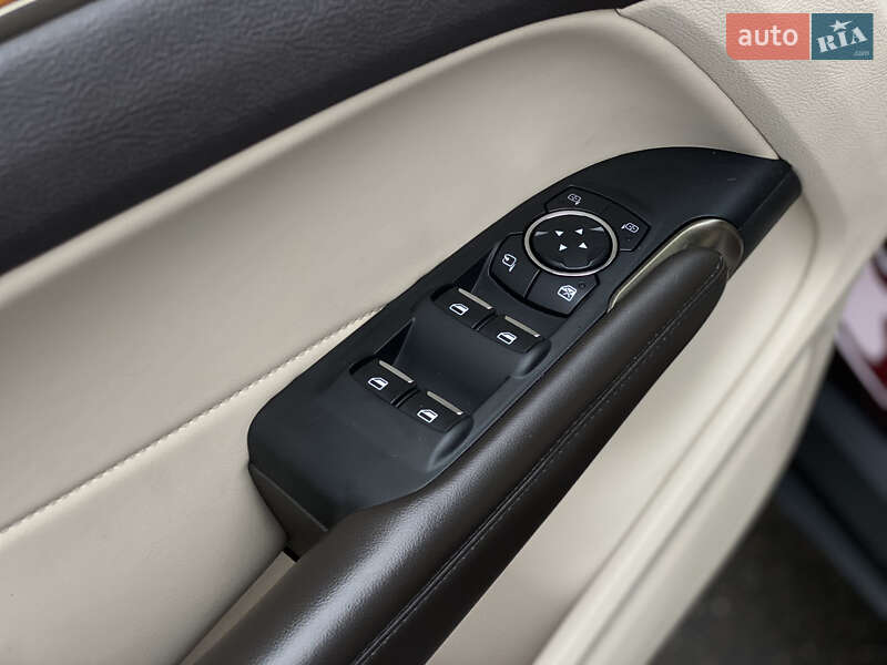 Позашляховик / Кросовер Lincoln MKC 2018 в Києві фото 20 Позашляховик / Кросовер Lincoln MKC 2018 в Києві