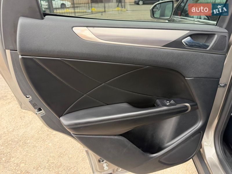 Позашляховик / Кросовер Lincoln MKC 2017 в Києві фото 19 Позашляховик / Кросовер Lincoln MKC 2017 в Києві