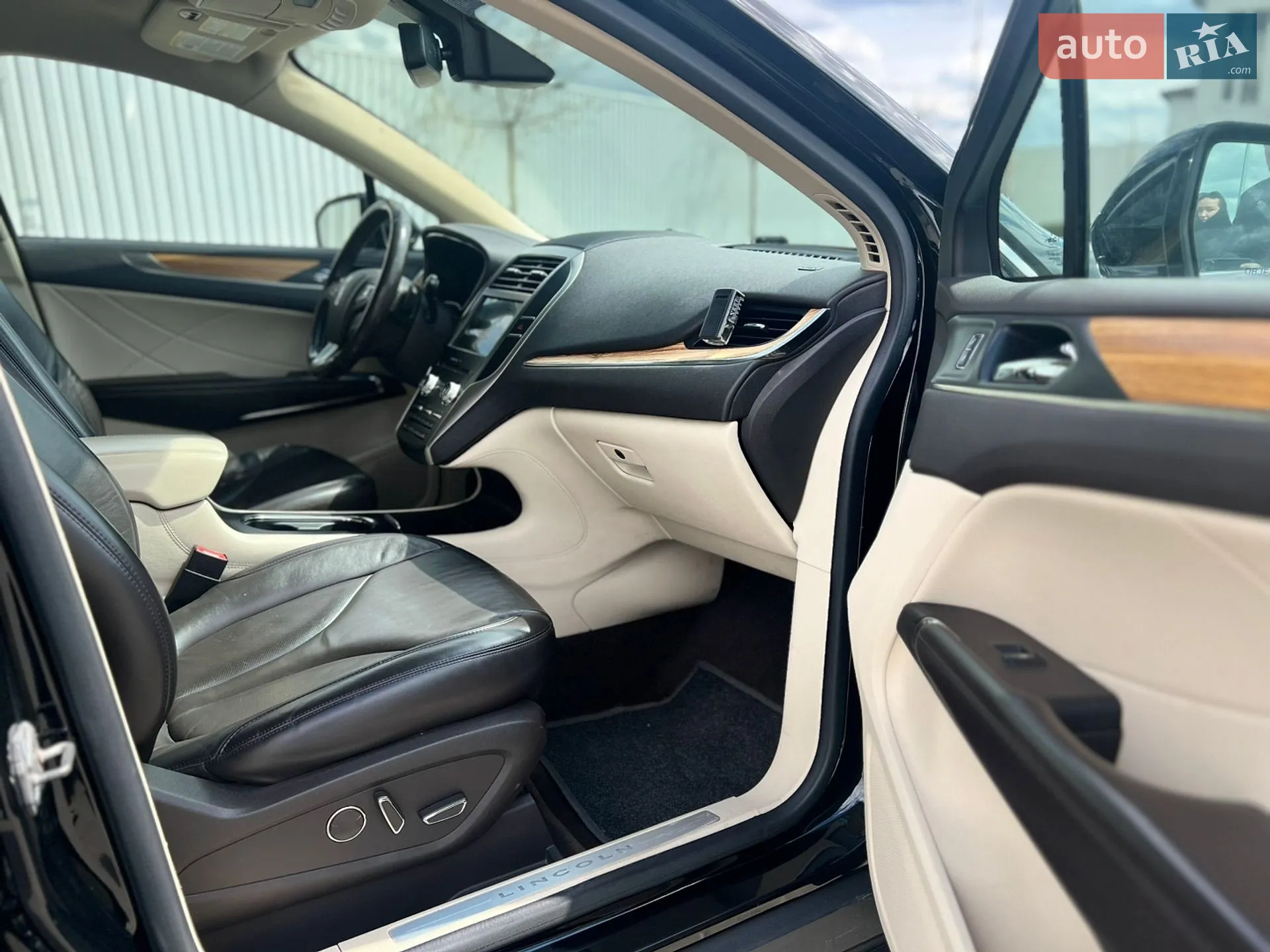 2015 Lincoln MKC - мініатюра 20