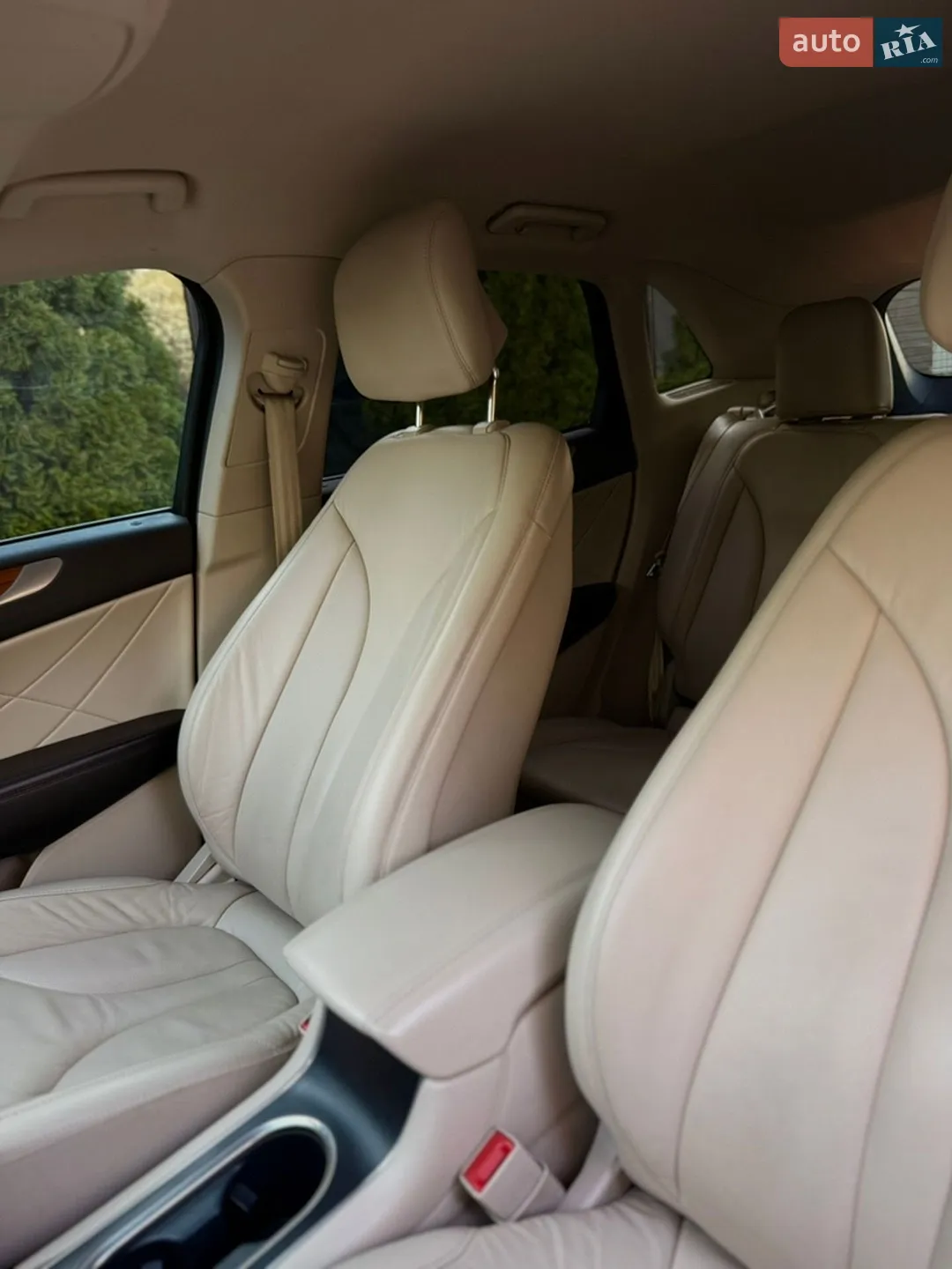 2019 Lincoln MKC - мініатюра 8