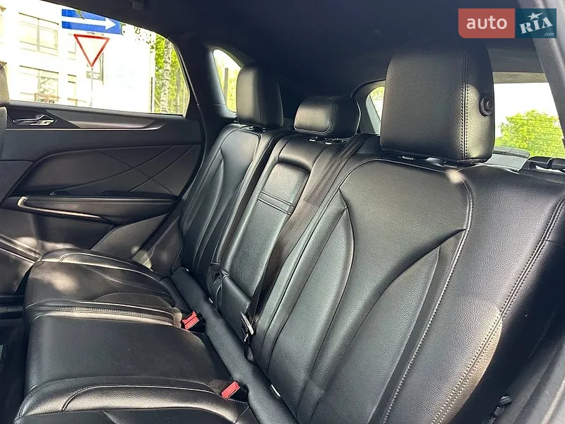Lincoln MKC 2015 VIN 5LMCJ1C95GUJ19572 фото оголошення 17 з 61