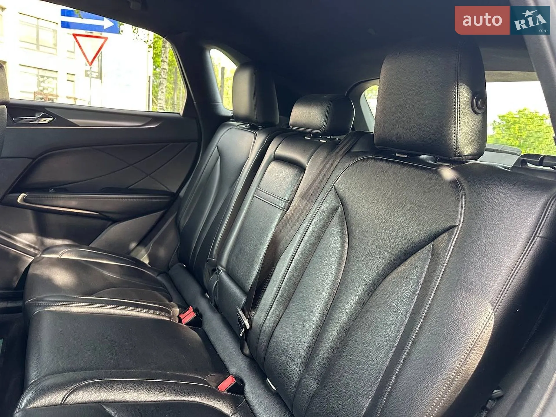 2015 Lincoln MKC - мініатюра 17