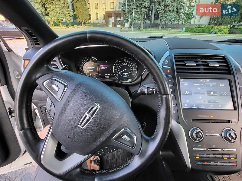 Lincoln MKC 2016 VIN 5LMCJ3D9XGUJ26656 фото оголошення 6 з 40