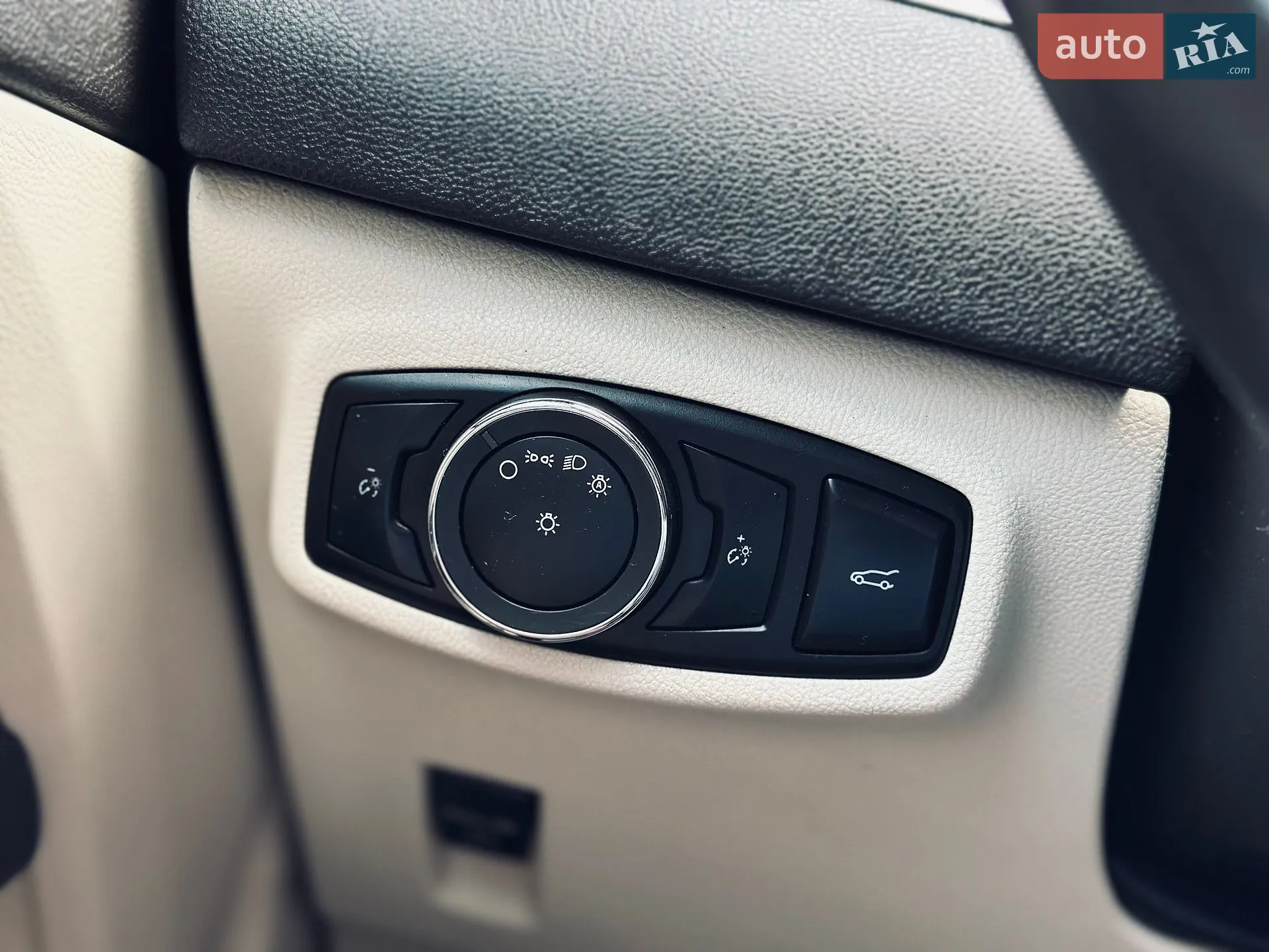 2015 Lincoln MKC - мініатюра 8