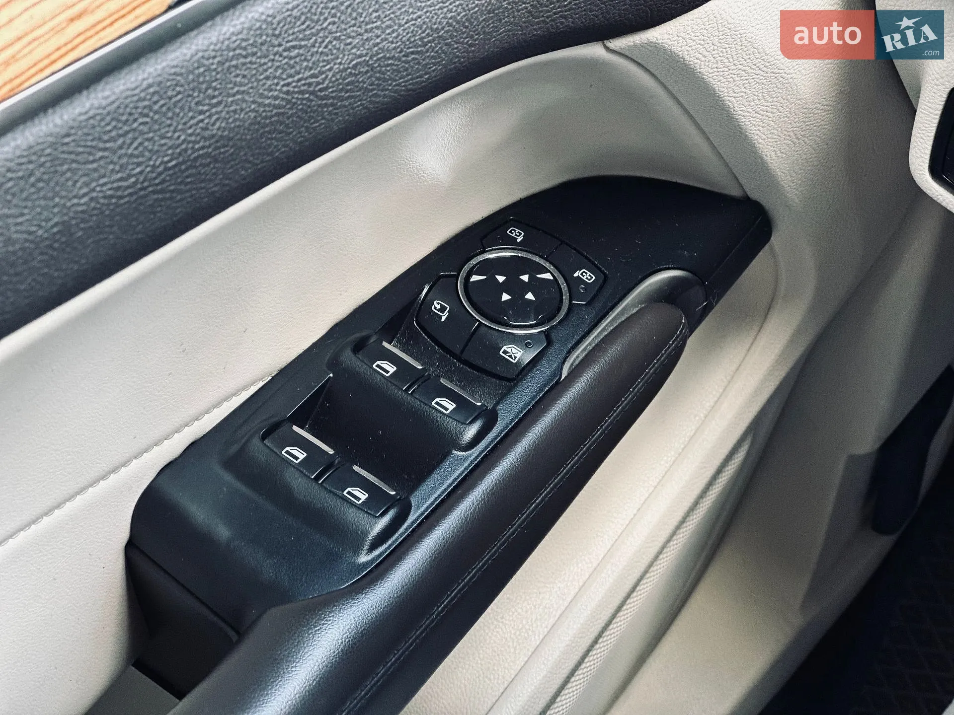 2015 Lincoln MKC - мініатюра 14
