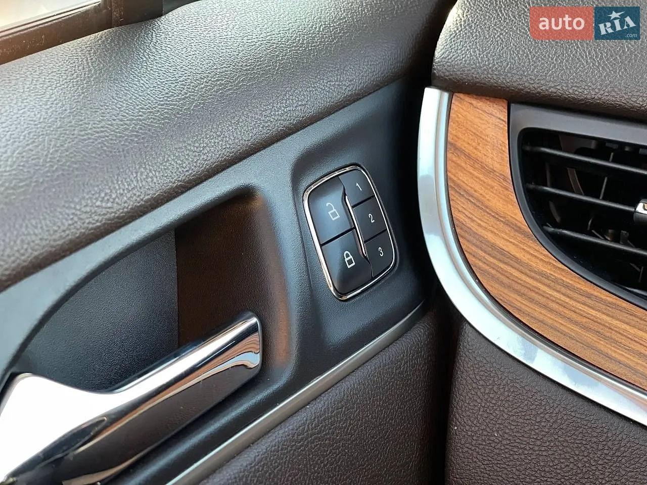 2014 Lincoln MKC - мініатюра 20