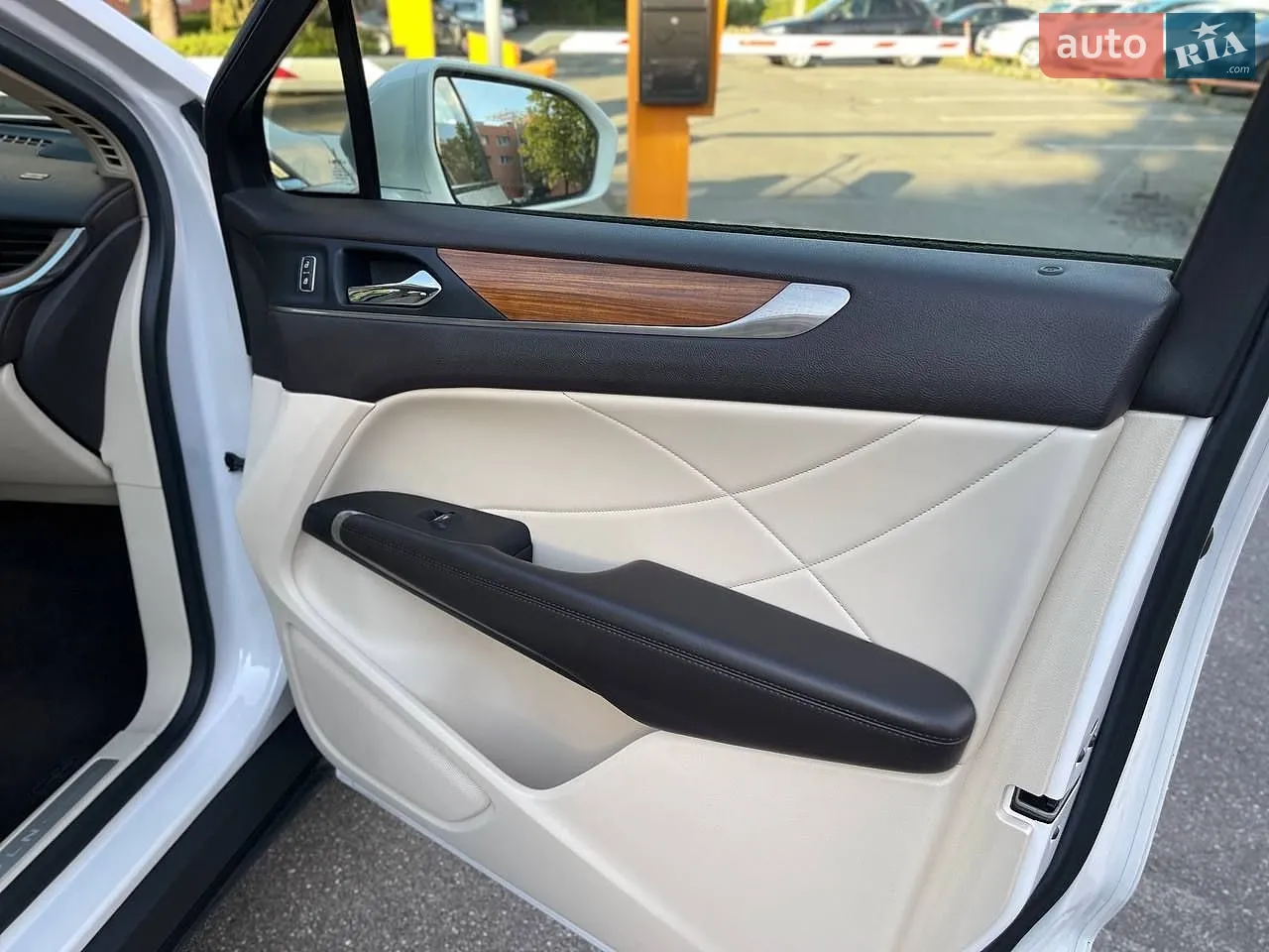 2014 Lincoln MKC - мініатюра 29