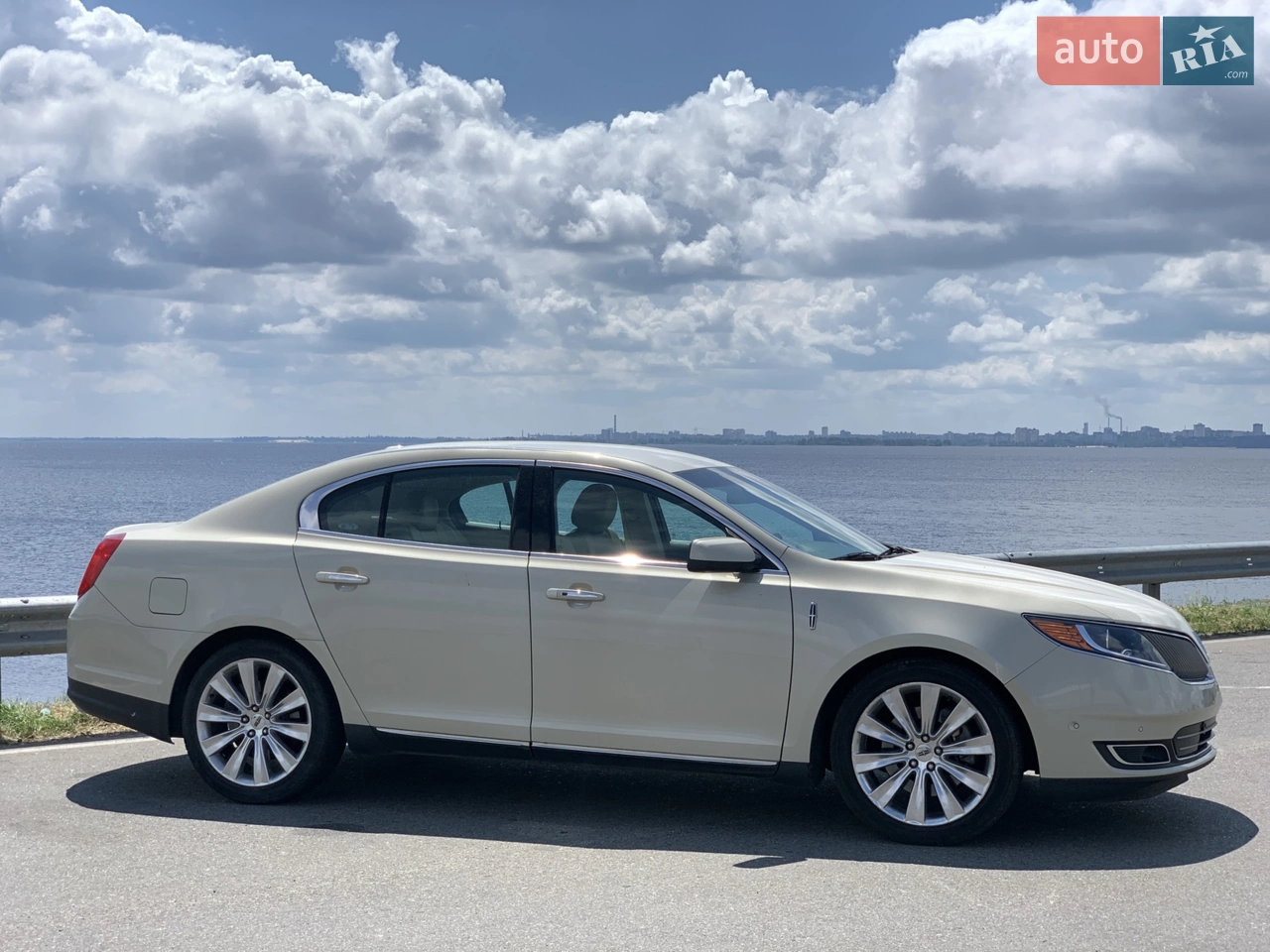 2014 Lincoln MKS - фото 1