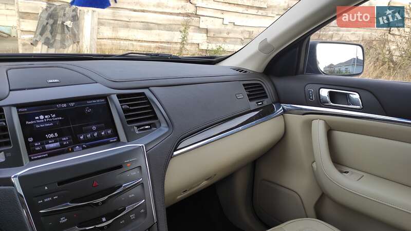 Седан Lincoln MKS 2012 в Броварах