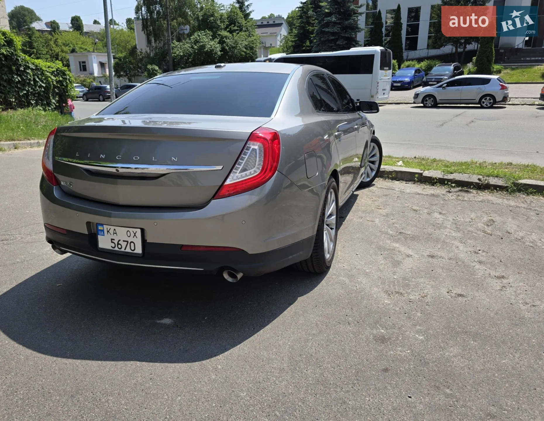 2015 Lincoln MKS - мініатюра 2