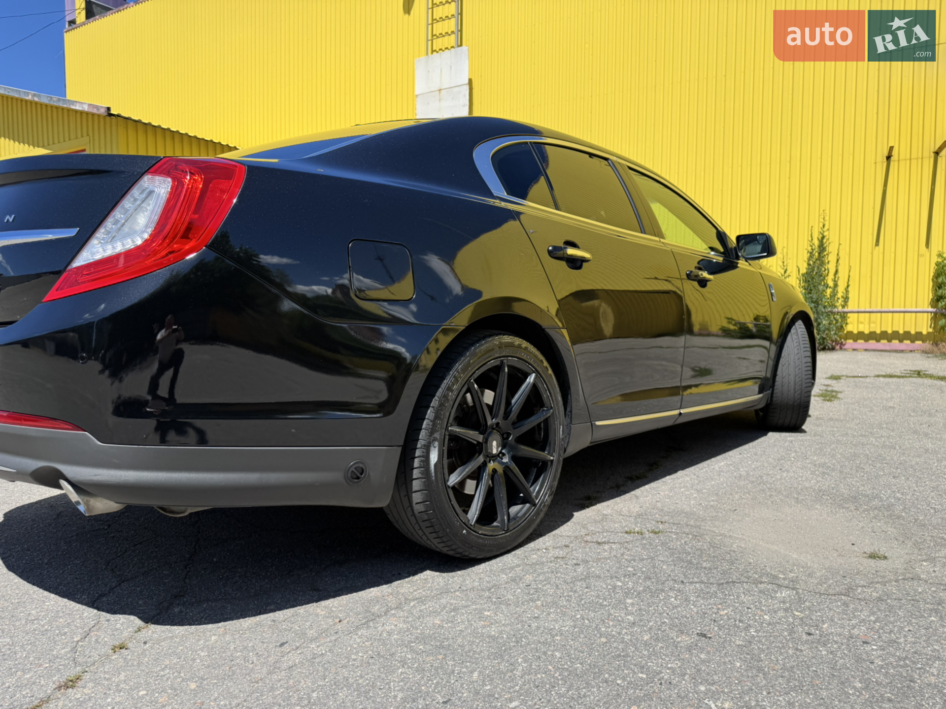 2015 Lincoln MKS - мініатюра 21