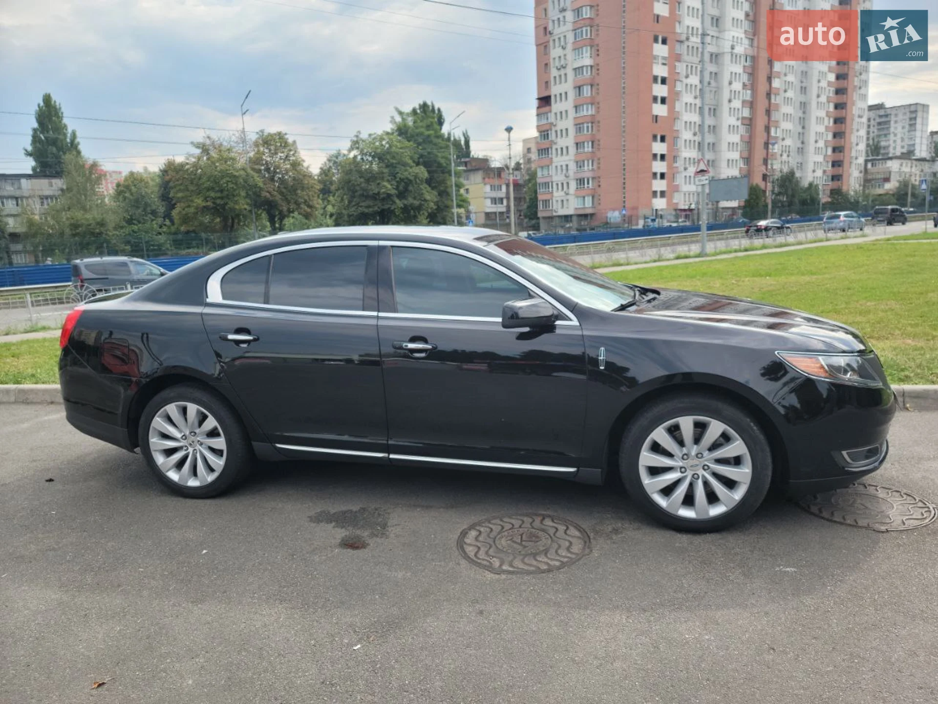 2016 Lincoln MKS - мініатюра 3