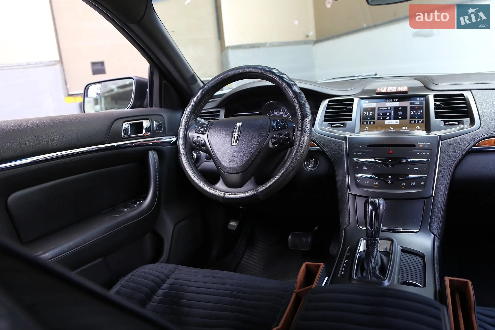 2016 Lincoln MKS - мініатюра 13
