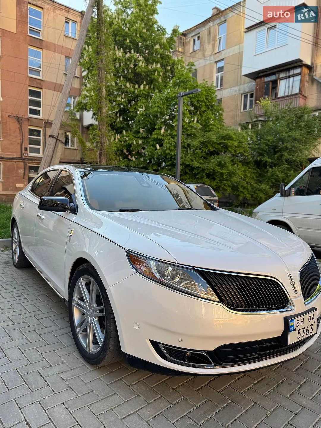 2014 Lincoln MKS - мініатюра 2
