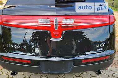 Минивэн Lincoln MKT 2016 в 