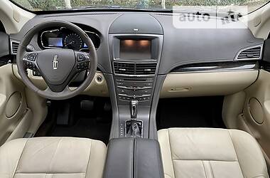 Минивэн Lincoln MKT 2015 в 