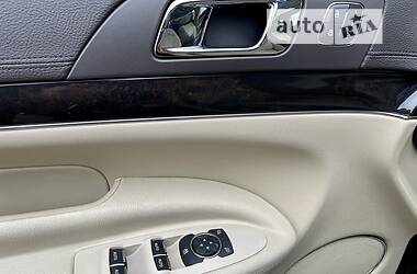Минивэн Lincoln MKT 2015 в 