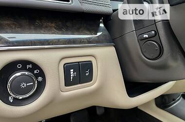 Минивэн Lincoln MKT 2015 в 